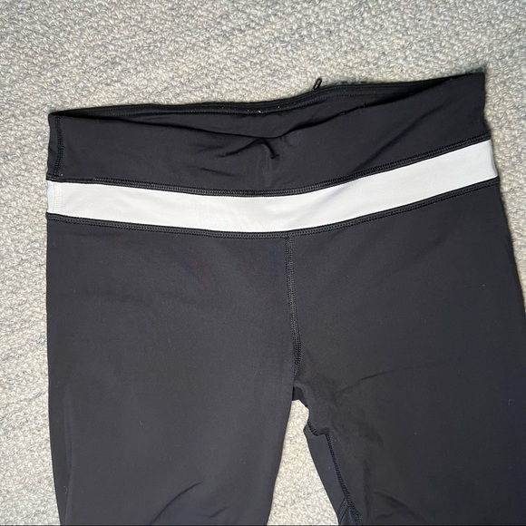 Lululemon leggings - size 6 - Picture 3 of 8